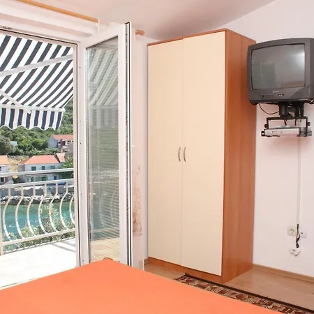 Apartment Apartment Zarace - Gdinj 4598A *